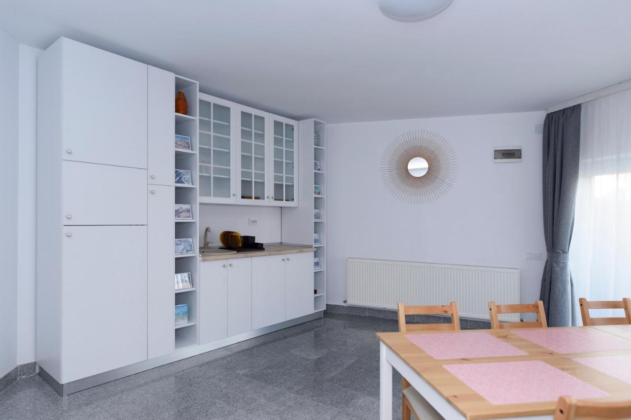 Tourist B&C Hotel Curtea de Argeş Eksteriør billede