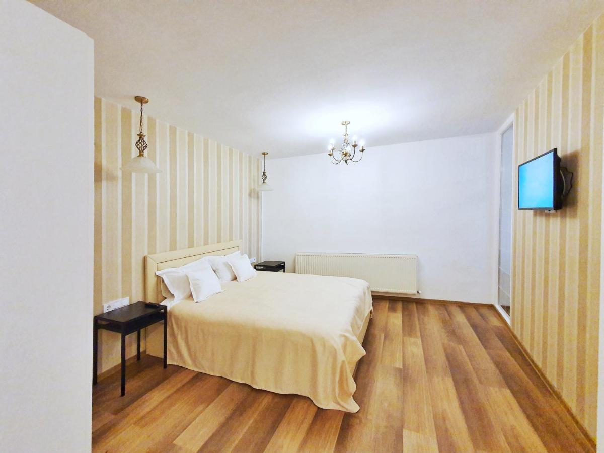 Tourist B&C Hotel Curtea de Argeş Eksteriør billede